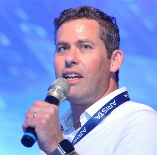 אריסטה מוסיפה יכולות Group Segmentation לארגז כלי האבטחה שלה לרשתות ארגוניות בקמפוסים ובדטה סנטרים