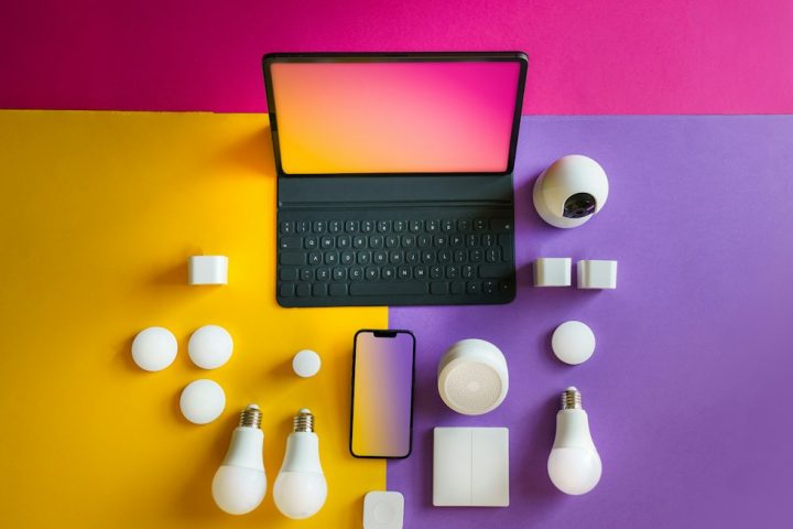 מכשירי בית חכם מחוברים לרשת כהמחשה ל-Apple Home Collection